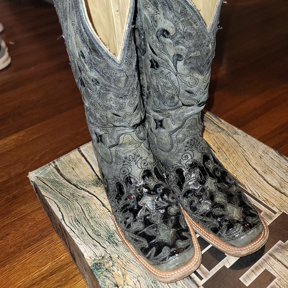Embroidered Black and Gray Cowboy Boots